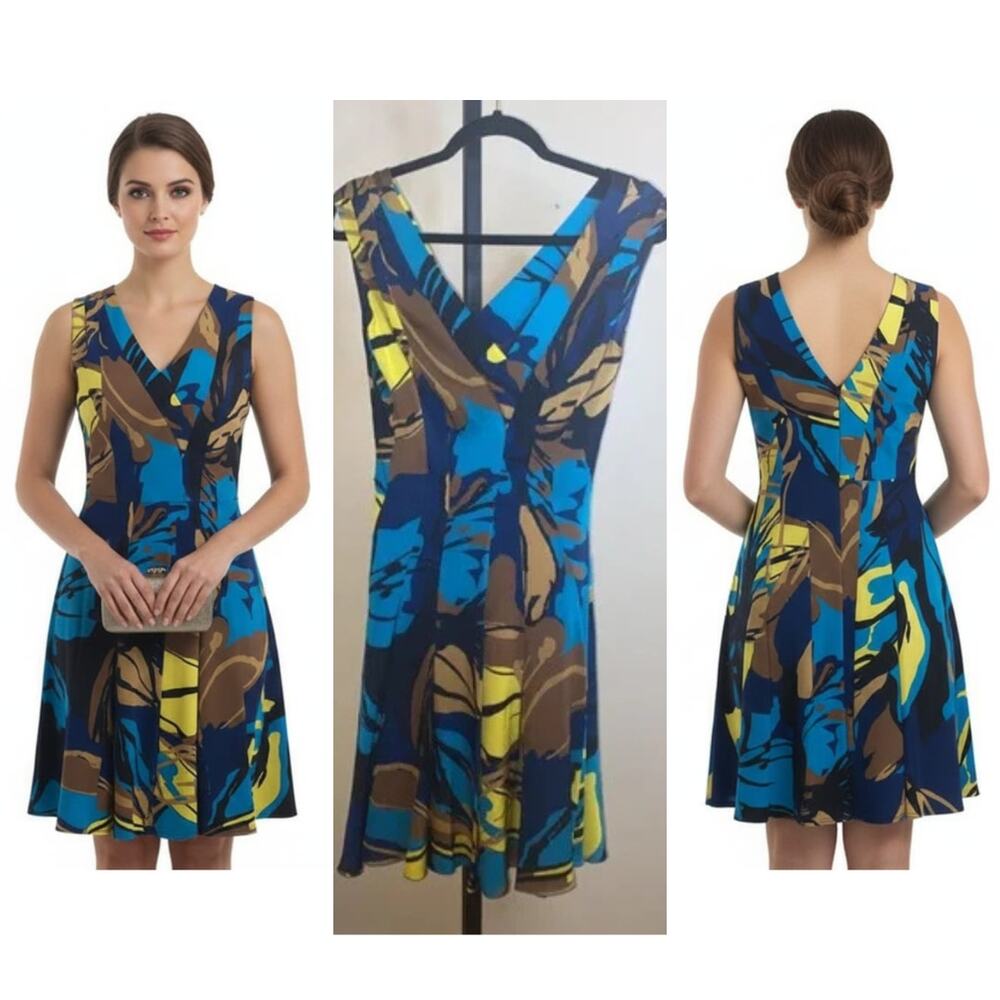 Carolina Herrera
Women's Blue Printed Midi Dress
